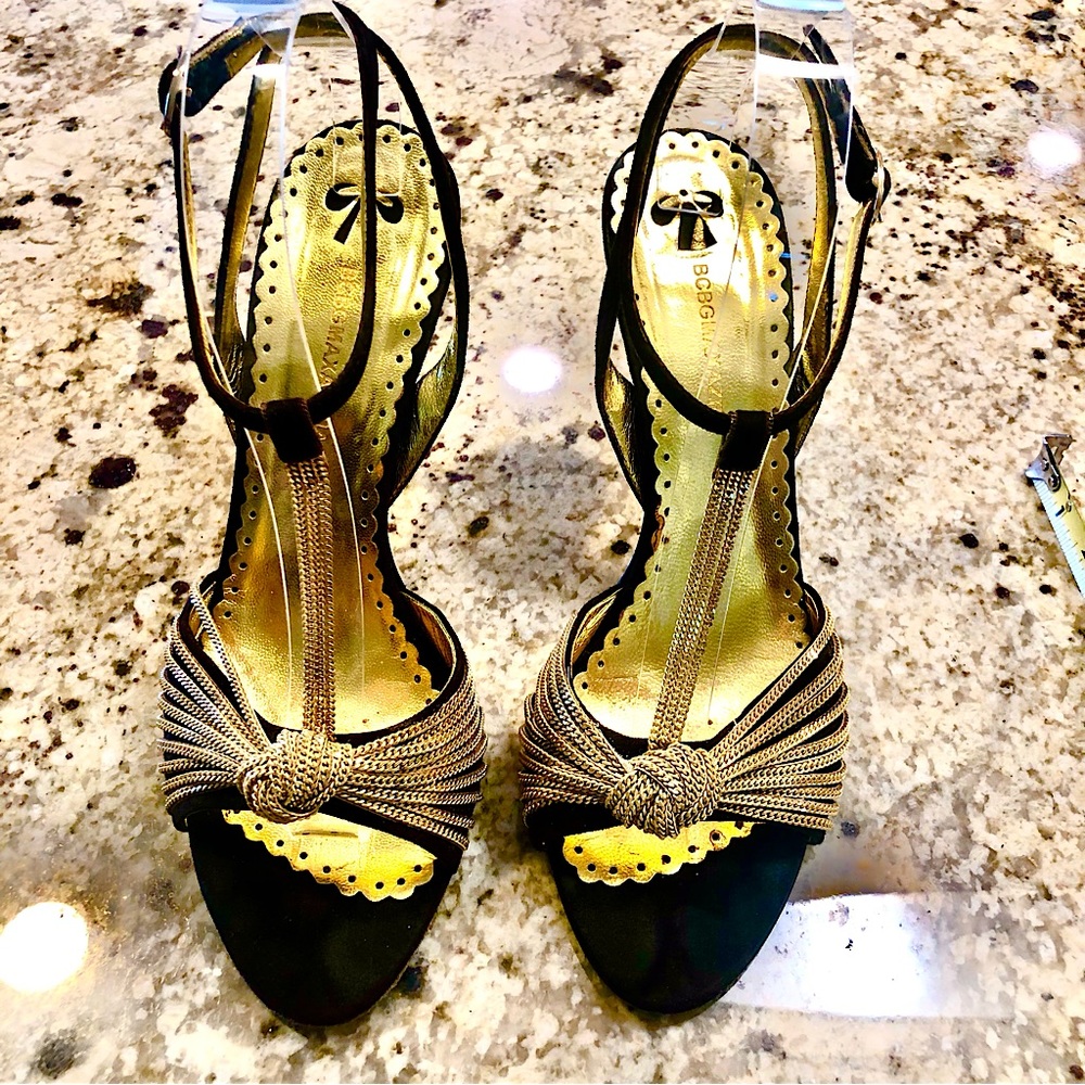 BCBGMAXAZRIA gold chain, unique heels. Look great except they need 1 heel tip.10